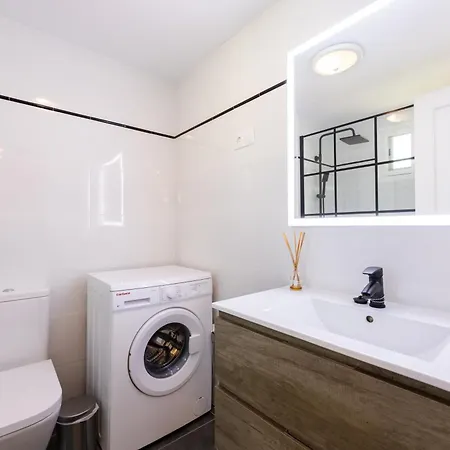 Vb Myramar 1bdr Penthouse Centre-coast